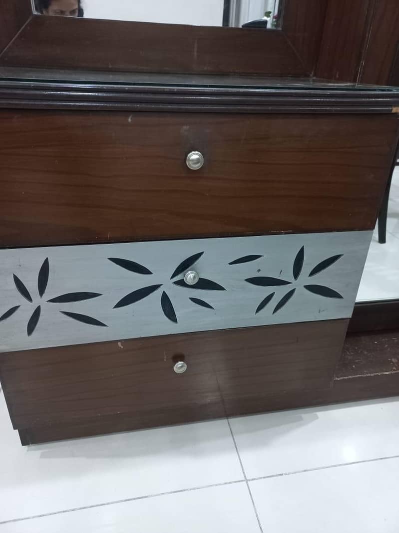 Dressing Table 2