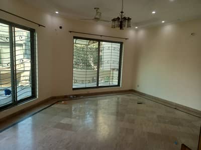 10 marla neat and clean Upper Portion in Architect society