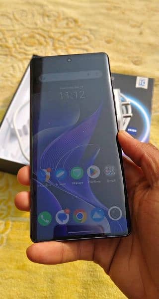 vivo v40 12 GB ram 256 GB memory 0307/9460/341