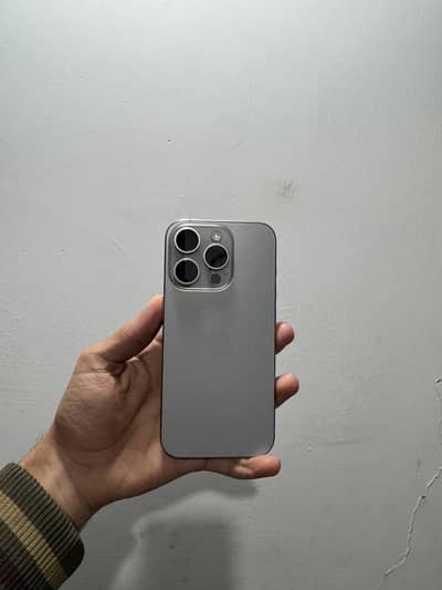 Iphone 15 pro NATURAL TITANIUM