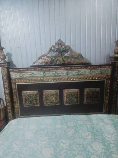 Full size wooden bed (bet) (full size bed)
