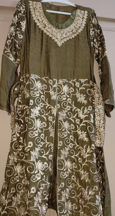 3 piece outstanding embroidered Dress medium size
