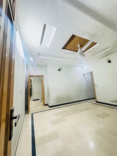 35/70 Ground Portion Available For Rent In G13