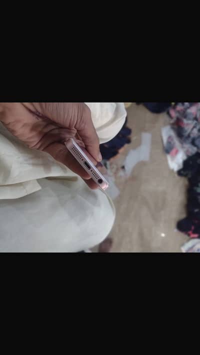 I phone se 10/10 condition BETTRY health 100/ factory unlock Sim