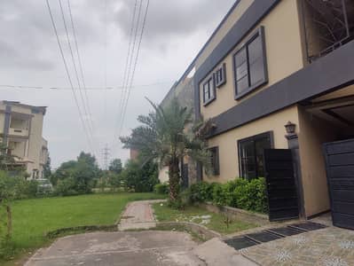 7 MARLA FACING GREEN BELT BRAND NEW HOUSE FOR SALE NEAR KAQIR TOPBAS CHOWK LAHORE.