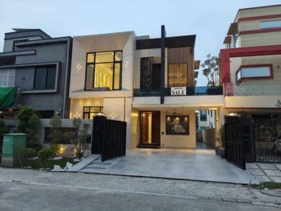 3 Years Installments Plan 10 Marla Brand New House For Sale In Park View City