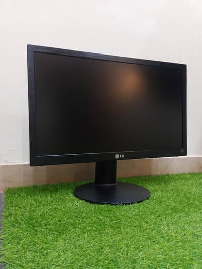 LG 24 inch ultra slim Led tv HD Gaming lcd monitor - cctv camera