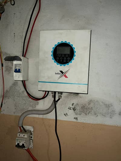 Solar inverter 2.4 with 2 battries