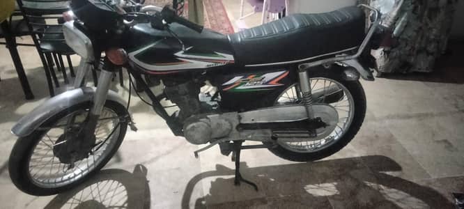 unique 125cc 2014 model karachi 0/3/0/8/2/2/9/9/7/2/5 only call