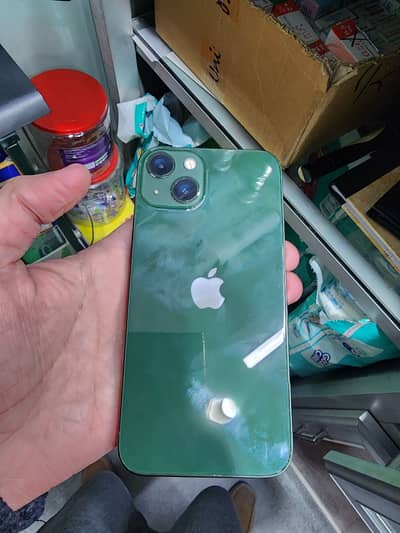 Apple iPhone 13