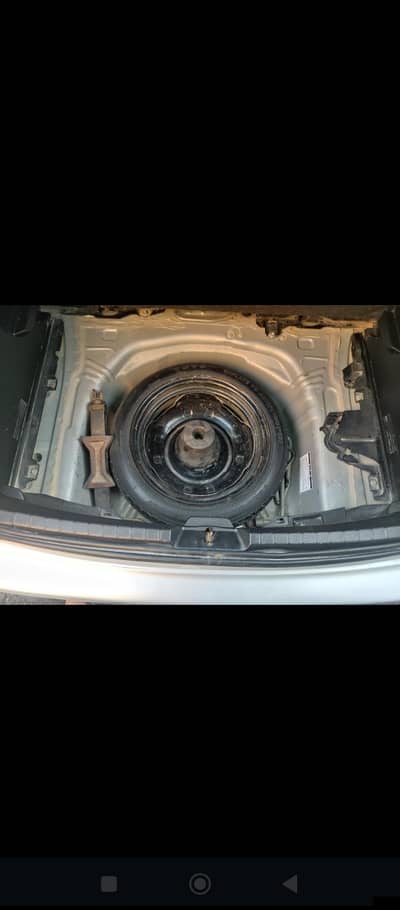 I m selling vitz 2011 good condition complete document