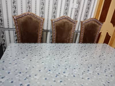 Dining table with 6 wood chair