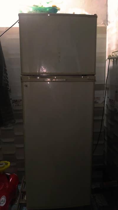 dawalance full size fridge