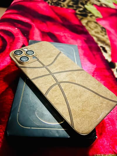 12 PRO MAX MINT CONDITION