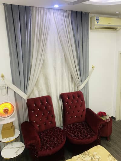 ROYAL KING SIZE SOFA SET AND TABLE