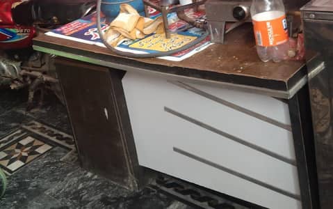 Computer table For sale condition 10/9