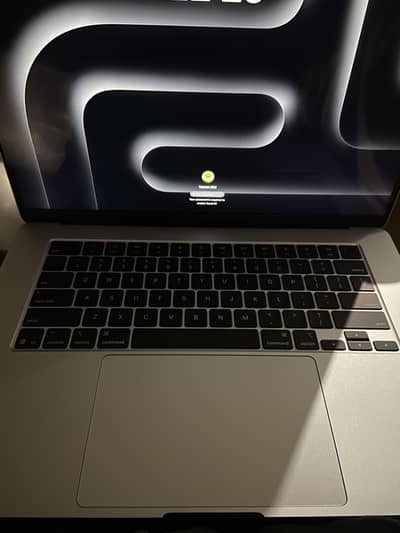 Macbook Air M4 15 inches 16GB/256