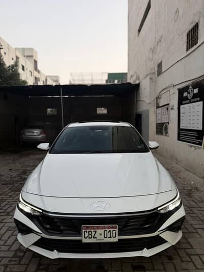 Hyundai Elantra Hybrid 2025