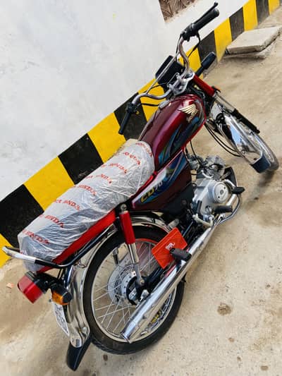 Honda CD-70 2024 Model (Registered 2023) - Excellent Condition