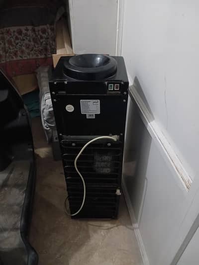 selling homage water dispenser condition 10/10