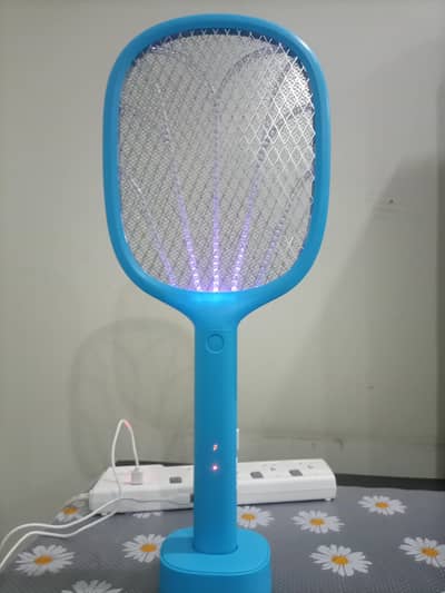 NEW CONDITION MOSQUITO RACKET with type c charging cable and stand