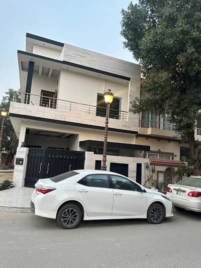 Corner & Located On 60 Feet Wide Road 6 Marla House For Sale In Lake City Raiwind Road Lahore
