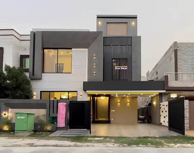 10 Marla House Available For Rent