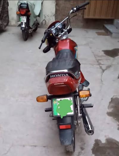 CD dream red one hand use Red colour mint condition