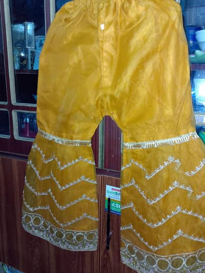 mehndi dress for sell