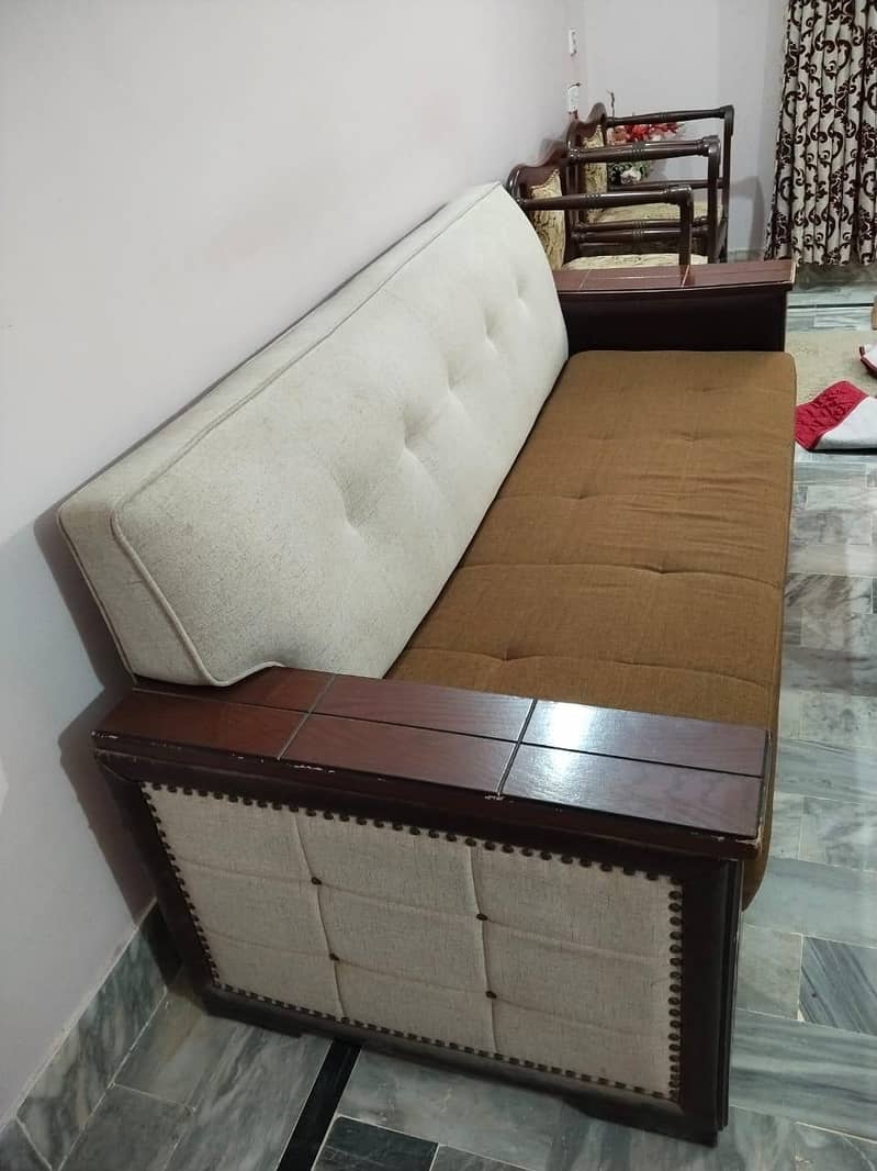 sofa set with table 3