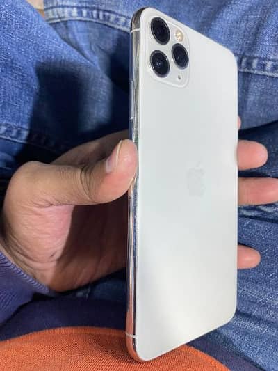 Iphone 11 pro max approved 256 gb