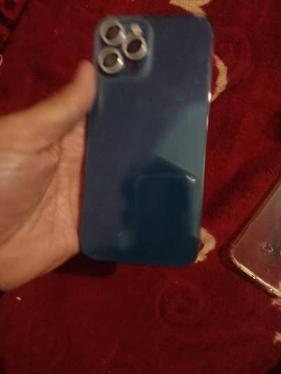 iPhone 12 provmaxjv 128 100 health Hy betry urgent sell krna hy 10 by