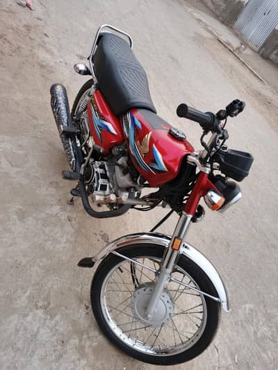honda 125 bike for urgent sale . one hand use 10/9 condition