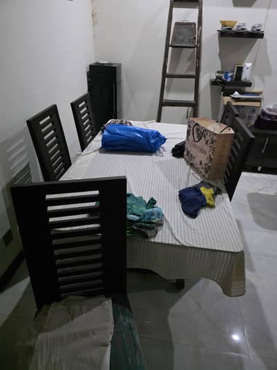 Dinning table for sale