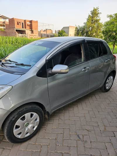Toyota vitz 2009/2012