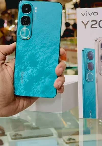 vivo y 200 for sale. all ok hai. warranty 7 months  8+8 /128 ram rom .