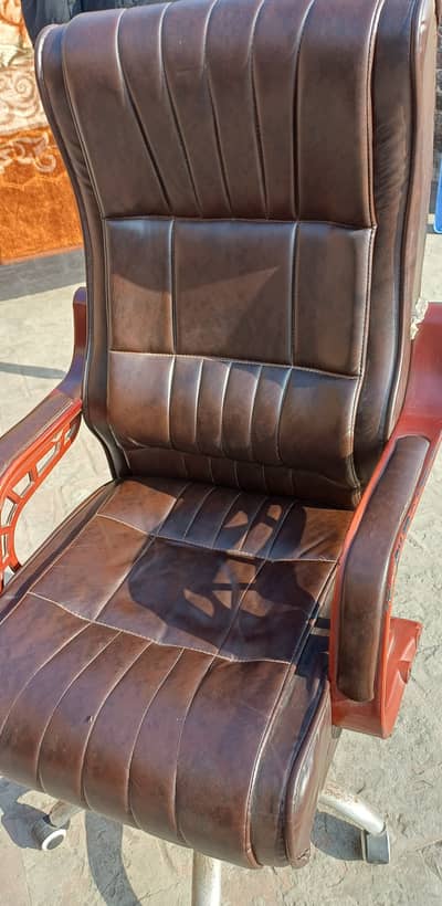 Executive Office Chair (Used)