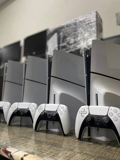 ps5 slim disc/ps5 slim digital used and box pack both availble