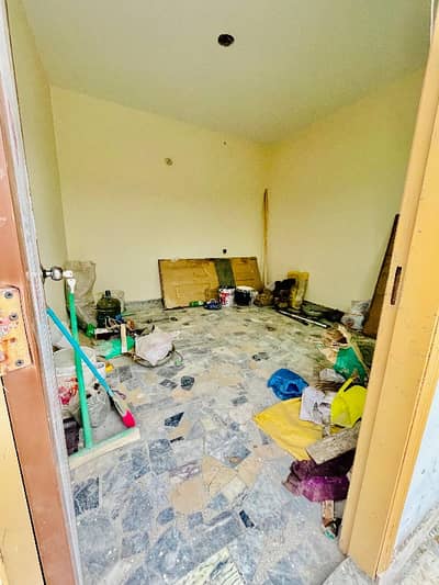 7 Marla 3rd floor in Sabzazar Near To Main Fori Rabta keray