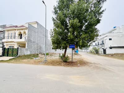 Corner 7.30 Marla plot for sale block FF