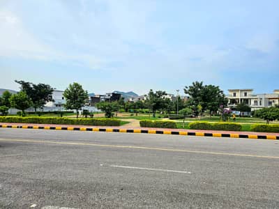 5 Marla Plot Available For Investment In A Prime Block Of B-17