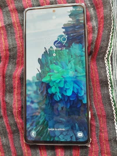 Samsung s20 Fe non pta camera like dslr snapdragon 865 only shade. . .