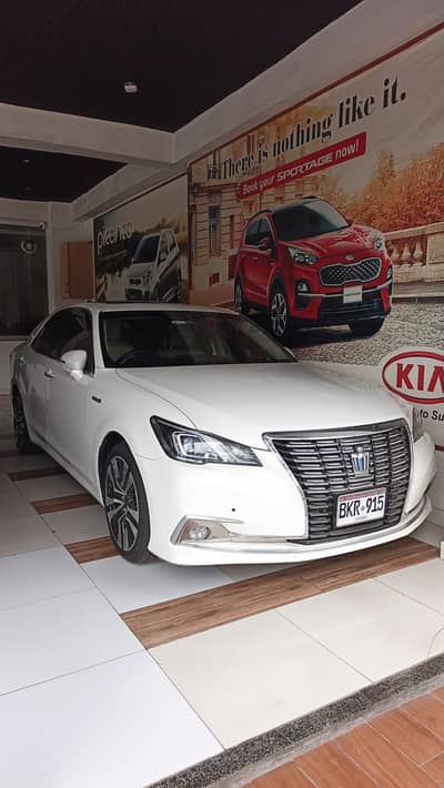 Toyota Crown Hybrid 2013/17