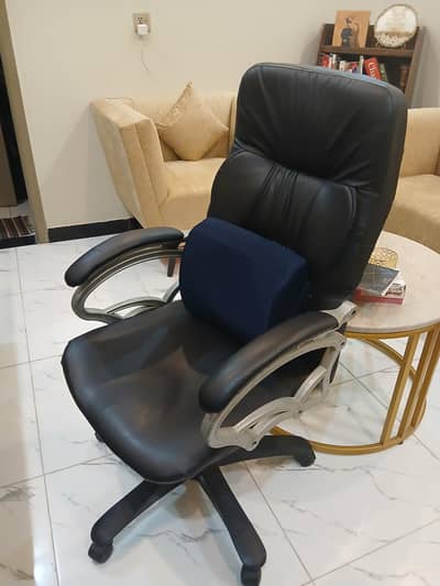 Office / Study Chair in 10 Thousand Rupees Only