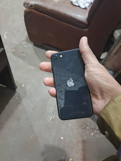 iphoen se 2020 128 GB 96 battery