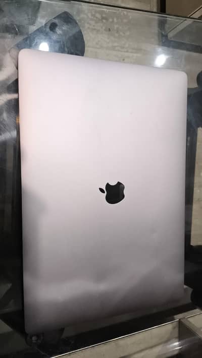 Apple MacBook i7 i9 M1 M2 M3 M4 M5 available