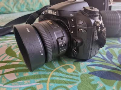 Nikon D7100 Camera New Condition good shooting work urgent Sale