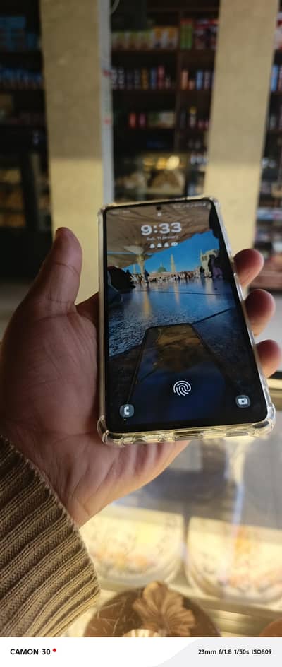 Samsung A72  only just box mobile 10. /. 5 only back rough