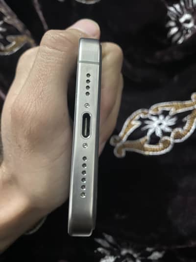 Iphone 15 Pro Max  88 BH Factory Unlock 10/10 new condition waterpack