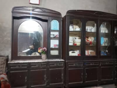 Showcase and Dressing